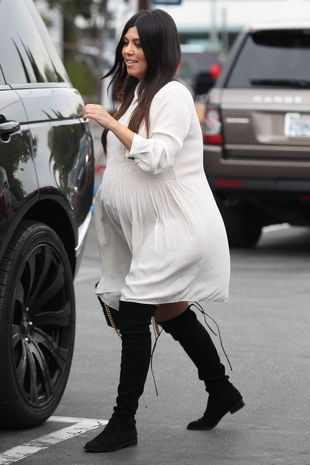 kourtney-kardashian-g-R1