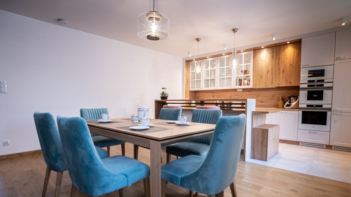 Jak zabezpieczyć krzesła przed zabrudzeniem?