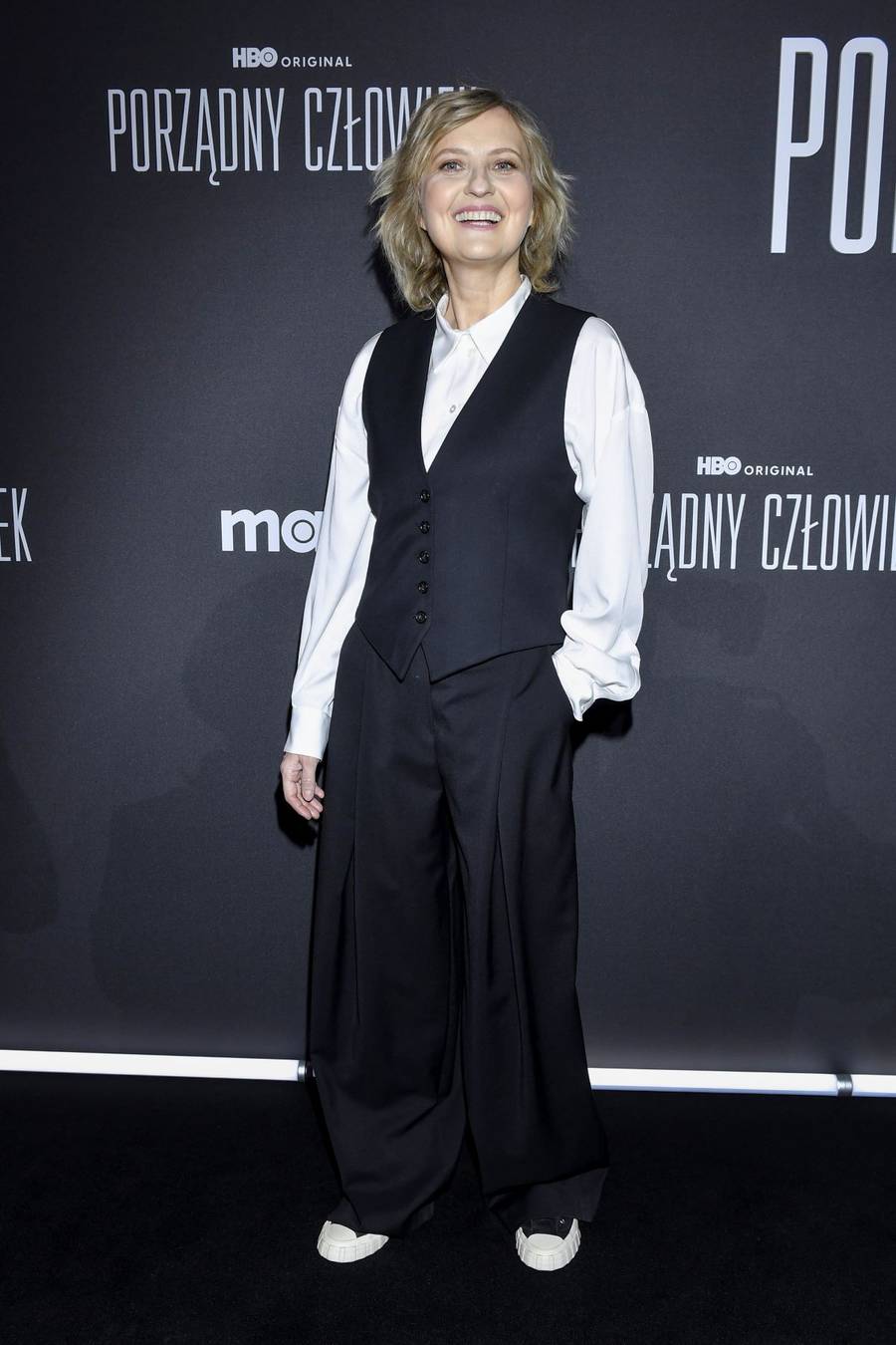 Gwiazdy na pokazie serialu “Porządny człowiek”. Zakochani Czeczot i Gorczyca, Kuna z ukochanym…(FOTO)