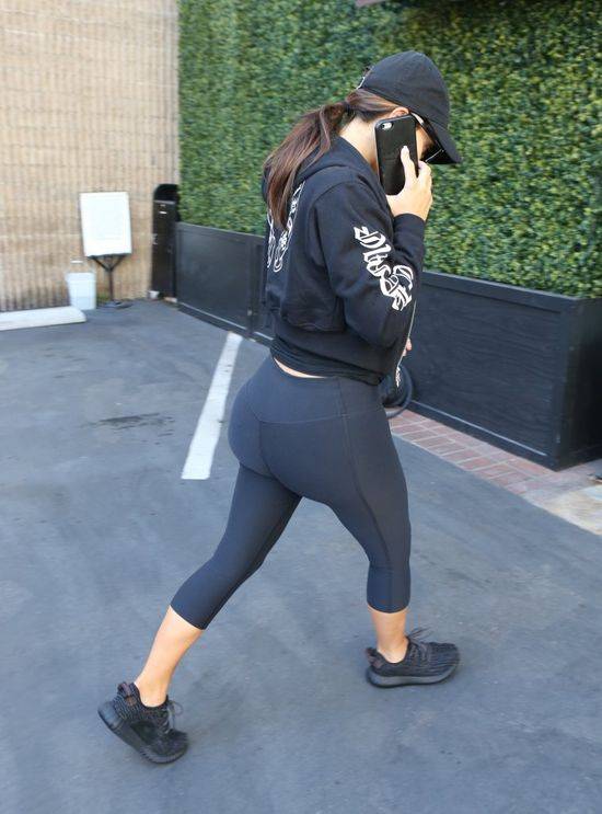 Kim Kardashian nie wychodzi z domu, BO ZMNIEJSZYŁA POŚLADKI!