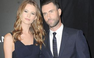 Adam Levine zaliczył wpadkę przed Behati Prinsloo