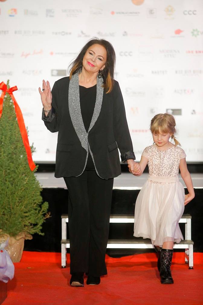 Charytatywny pokaz mody “Gwiazdy dzieciom”. Mandaryna zadebiutowała z nowym partnerem