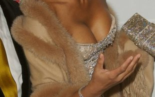 Whitney Houston pokazuje córkę