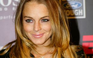 Lindsay Lohan bez biustonosza