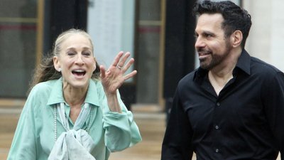 Sarah Jessica Parker jak Carrie Bradshaw w 1998 roku. Zobaczcie urocze zdjęcia z planu