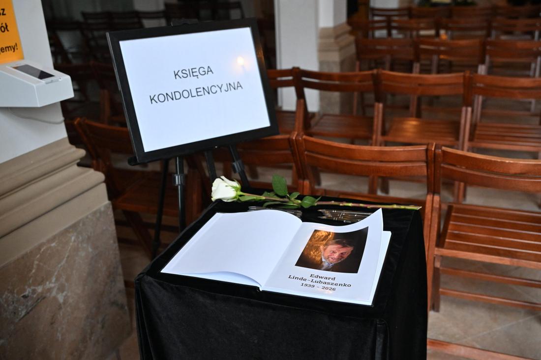Księga kondolencyjna na pogrzebie Edwarda Linde-Lubaszenki, fot. KAPiF