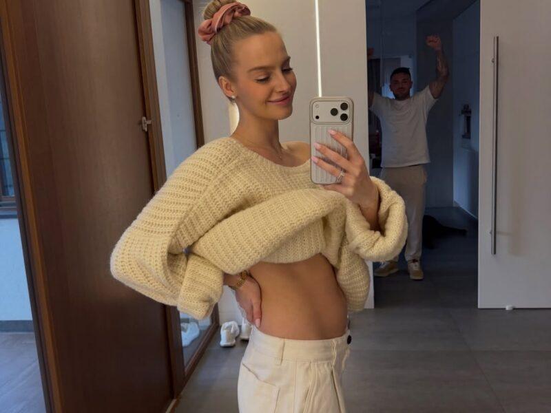 Karolina Pisarek pokazała ciążowy brzuszek.