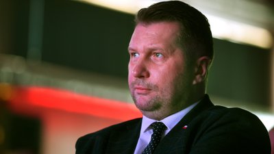 Przemysław Czarnek wydał córkę za mąż. Suknia wzbudziła kontrowersje