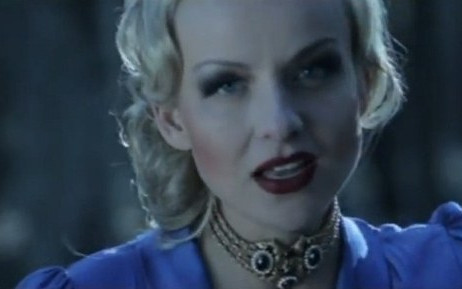 Pola Pospieszalska w teledysku You Disappear [VIDEO]