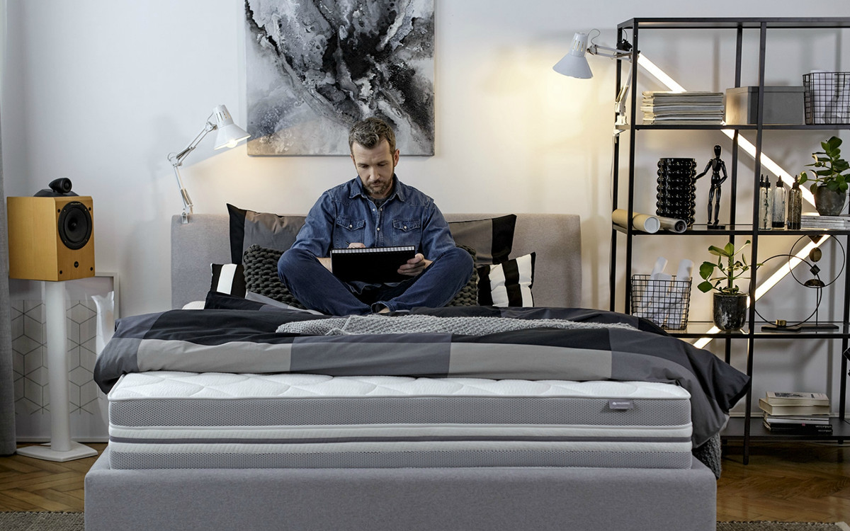 Ten element sypialni robi furorę. Dlaczego wszyscy go pragną?