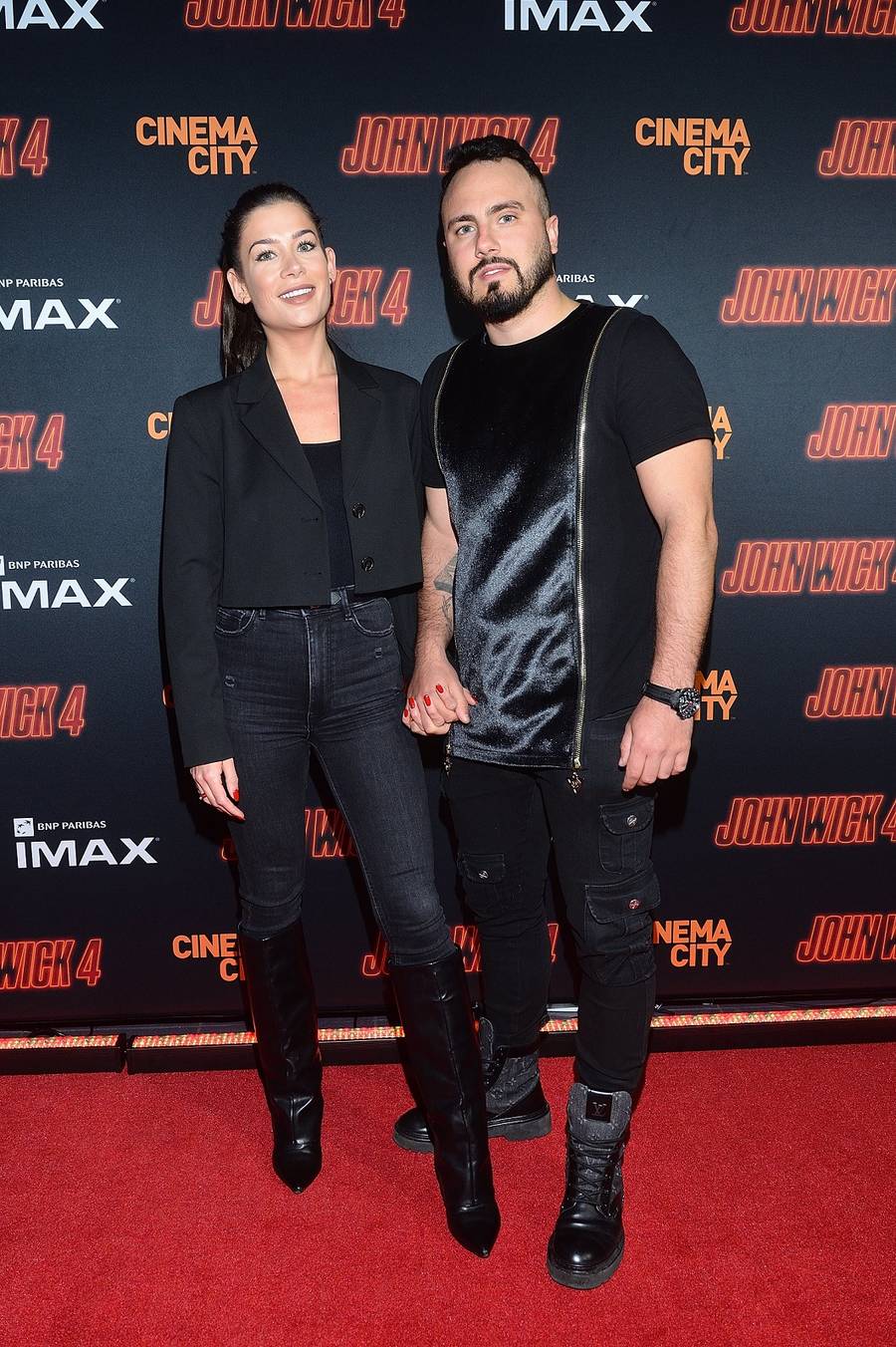 Pokaz filmu „John Wick 4”. Jacek Rozenek, Marcin Mroczek, Emilia Dankwa z „Rodzinki.pl”, Damian „Stifler”