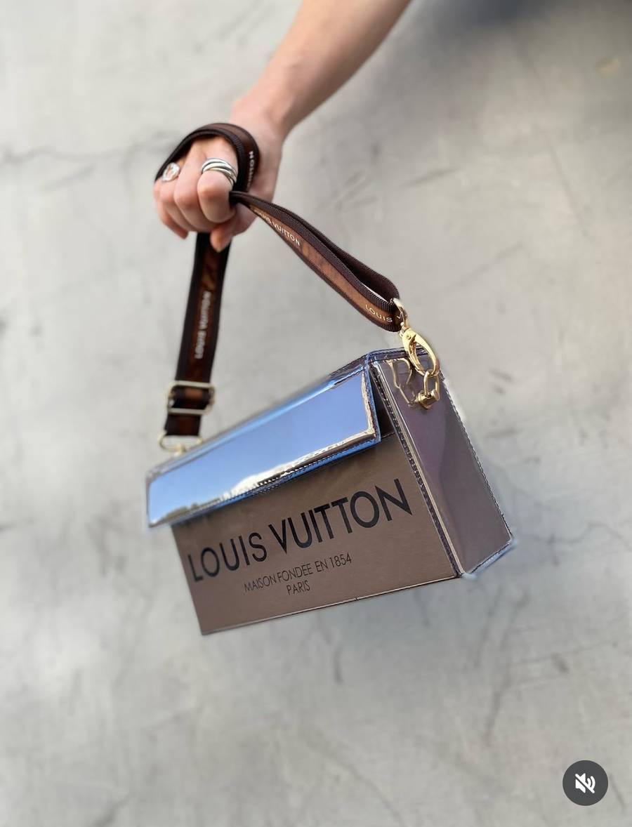 Torebki z pudełek drogi marek u Emwuhats, fot. Instagram