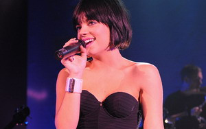 Lily Allen jest coraz bardziej apetyczna (FOTO)