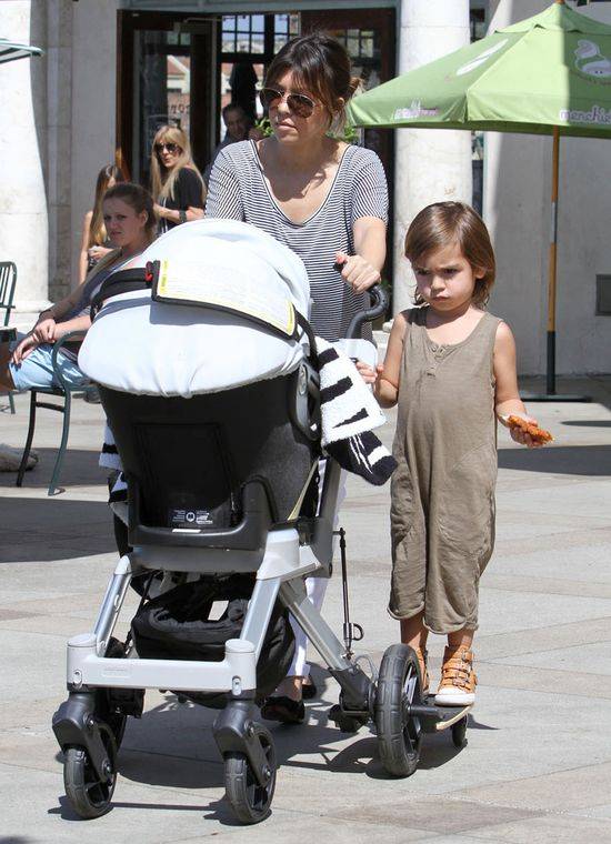 Kourtney Kardashian z rodziną na obiedzie