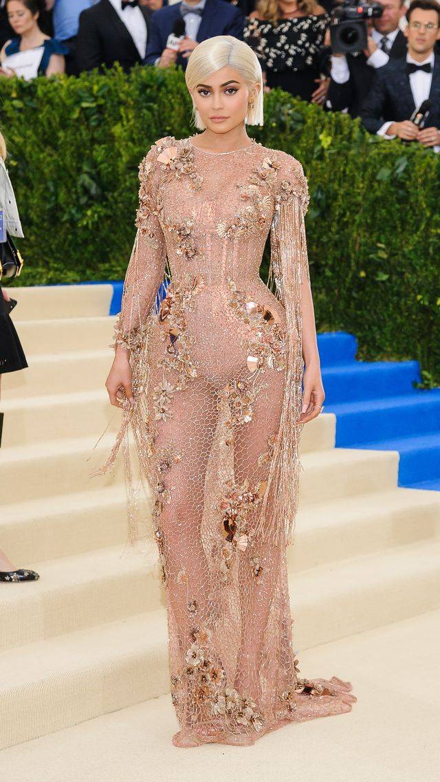 Modne fryzury na wiosnę 2017