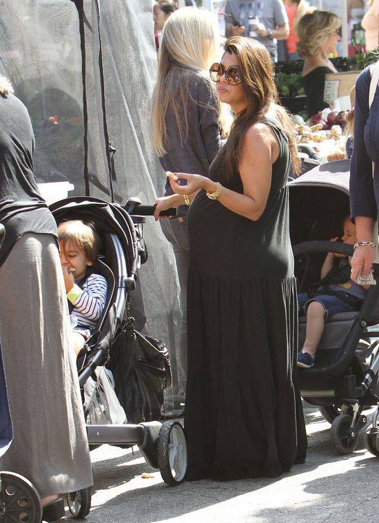 Styl ciężarnej Kourtney Kardashian