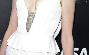 Anne Hathaway schudła i straciła biust (FOTO)