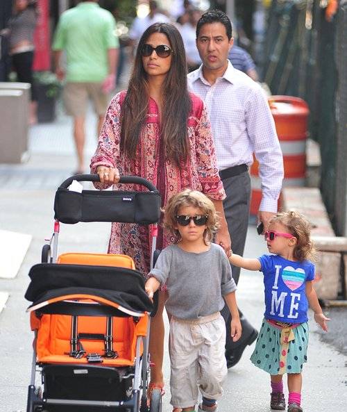 Camila Alves zabiera wszystkie swoje dzieci na spacer