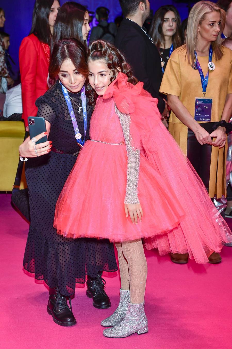 Eurowizja Junior 2019 w Gliwicach – mamy czym się pochwalić! Jacek Kurski z żoną wpierają uczestników za kulisami (ZDJĘCIA)