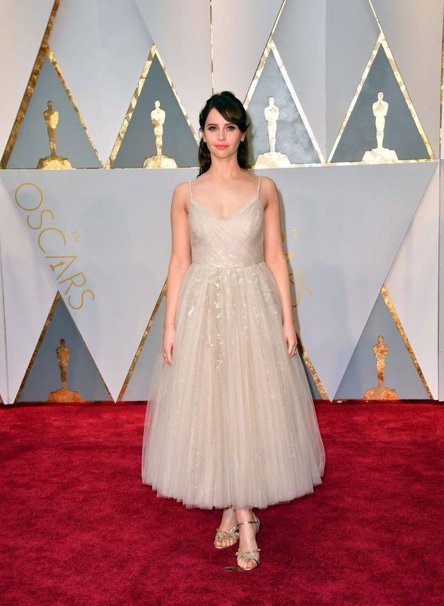 Najpiękniejsze kreacje Oscarów 2017 w kolorze złota, kremu i kości słoniowej