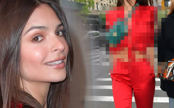 TAK dziwnie nosi torebkę Emily Ratajkowski