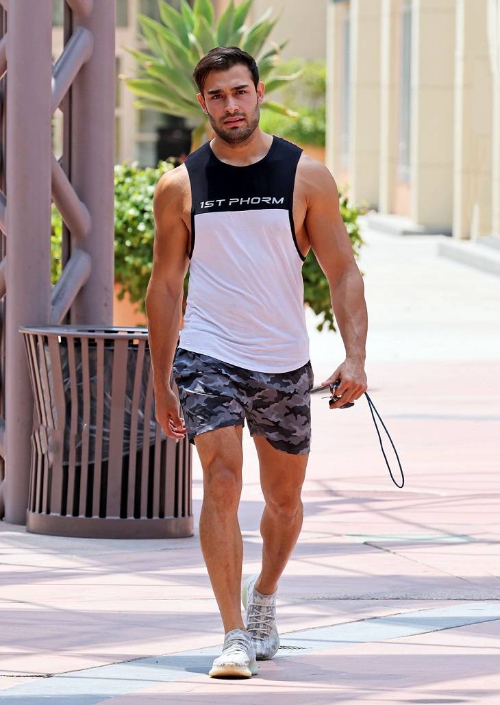 Britney Spears wozi swojego chłopaka po mieście (ZDJĘCIA)