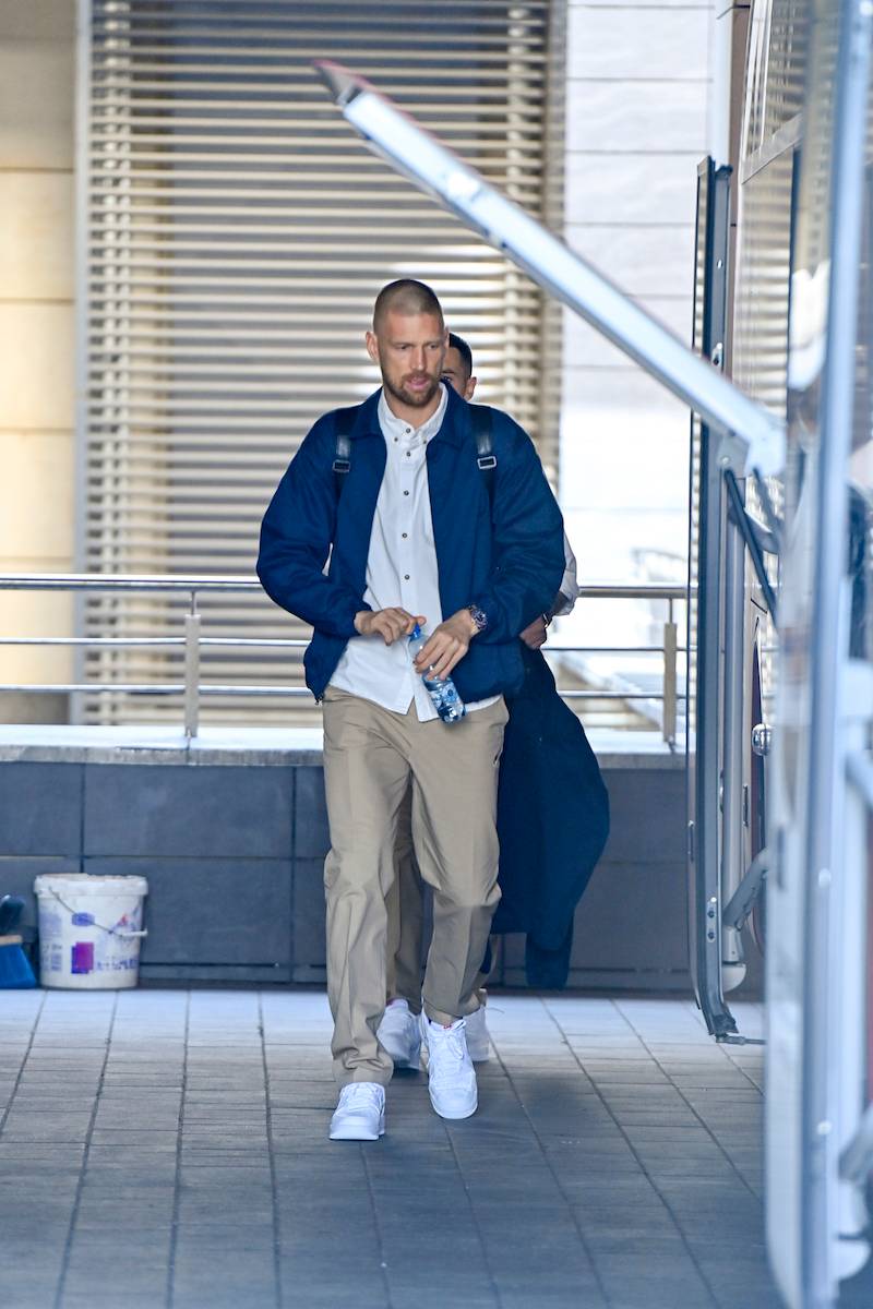 Polscy piłkarze gotowi na kolejne wyzwania! Reprezentacja Polski w drodze na EURO 2024 (FOTO)