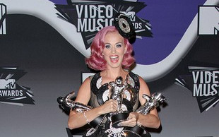Dwie kreacje Katy Perry na MTV VMA (FOTO)
