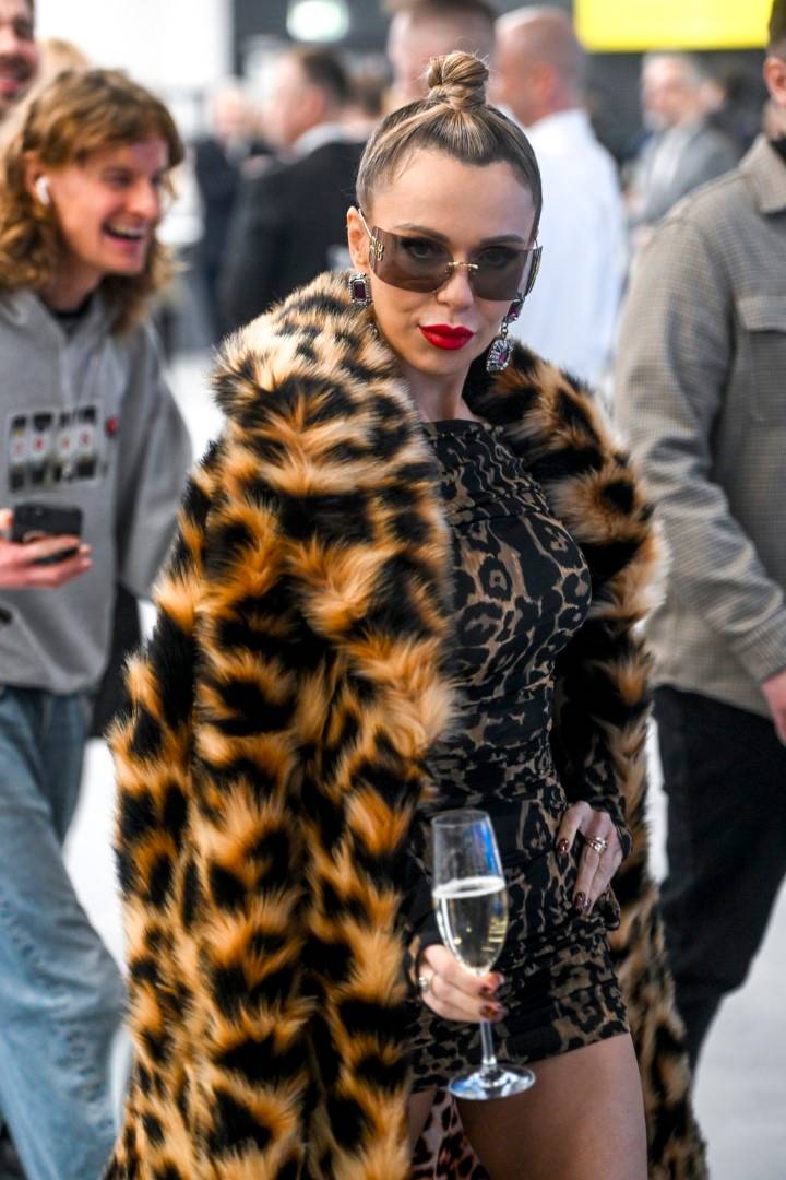 Doda od dziś HOT 40! Przypominamy jej najbardziej kiczowate i spektakularne looki (ZDJĘCIA)