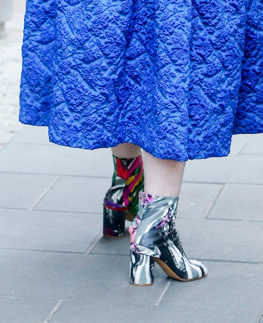 Katarzyna Nosowska w kolorowych botkach