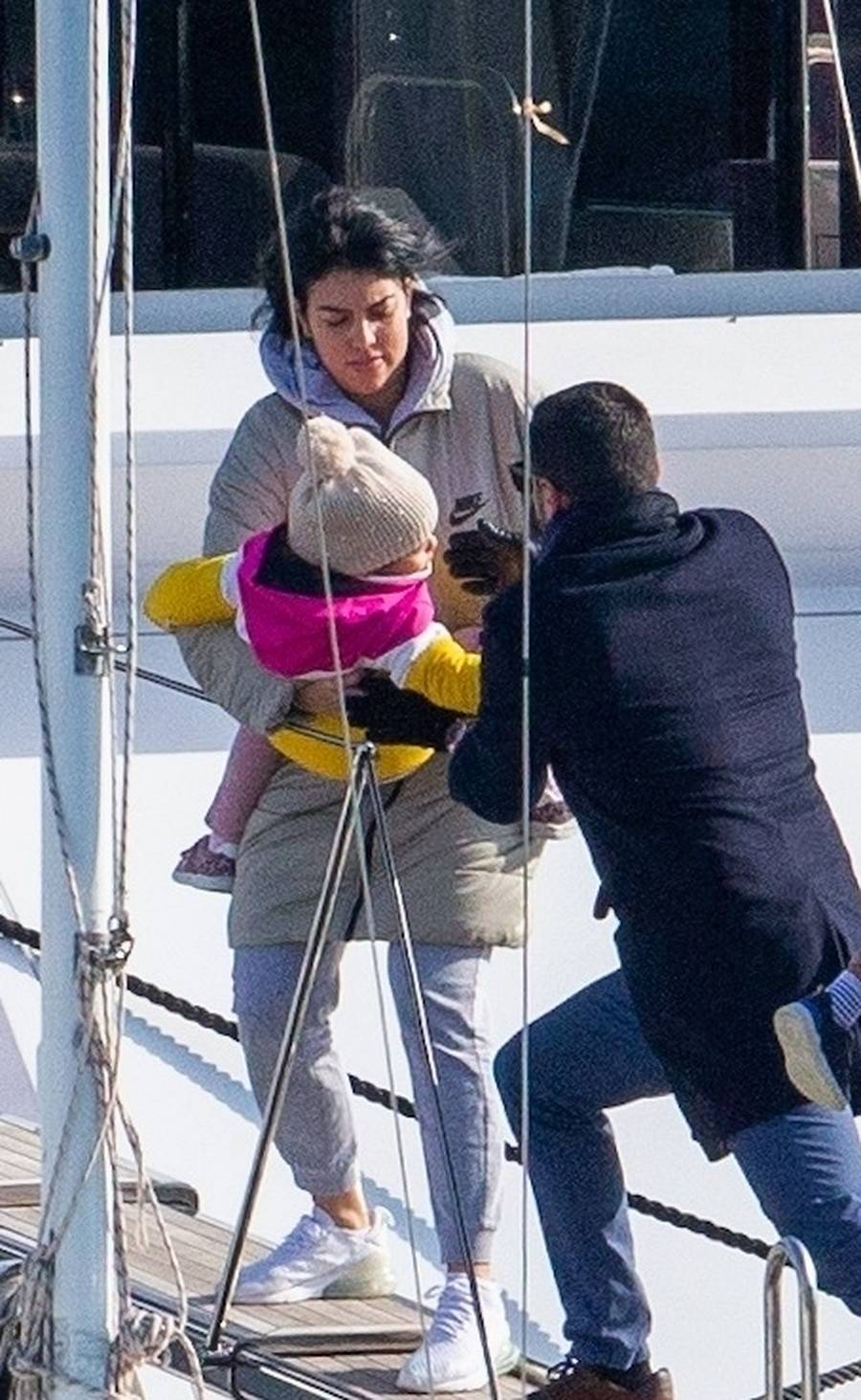 Georgina Rodriguez zabiera dzieci na jacht