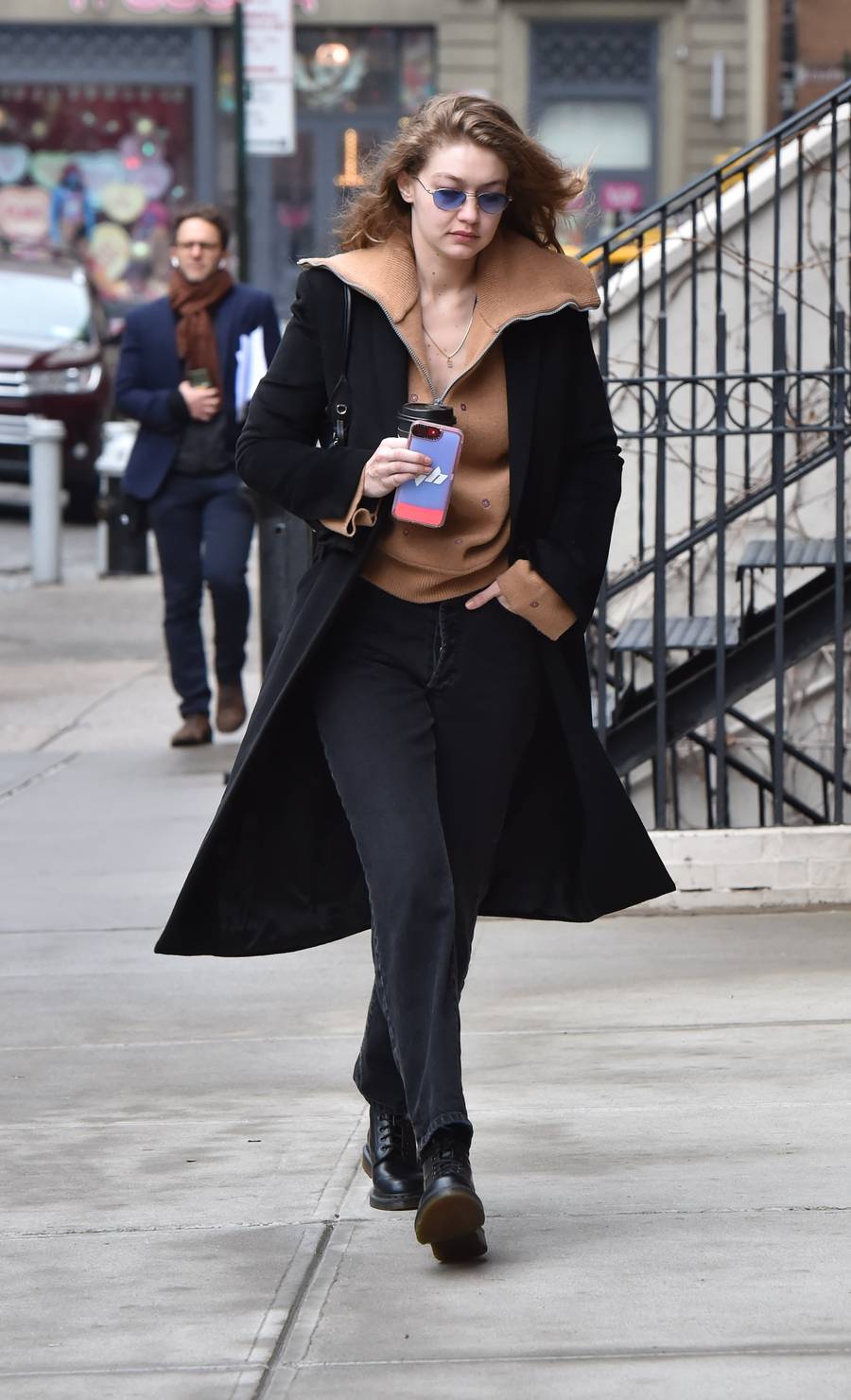 Opuchnięta Gigi Hadid zaniedbała się