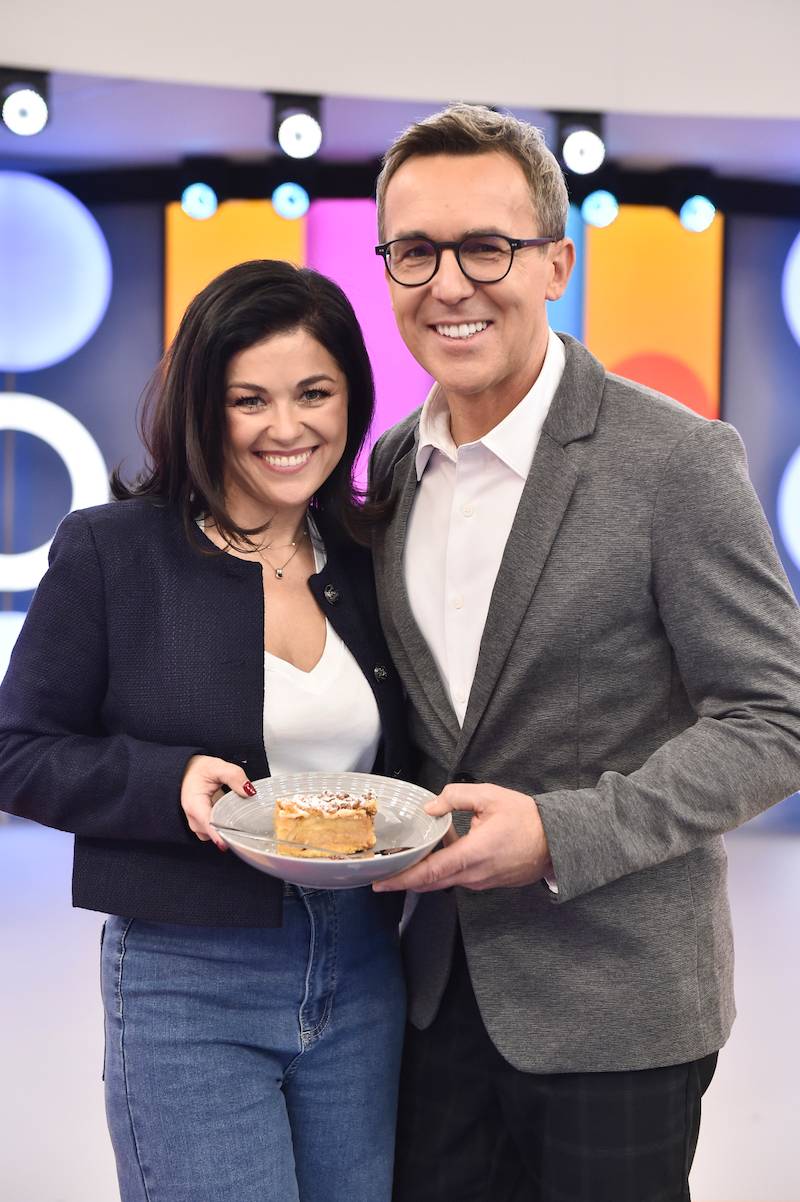 Halo tu Polsat. Edyta Górniak ubrana, jak żabka, Andrzej Grabowski ze swoimi pięknymi córkami…