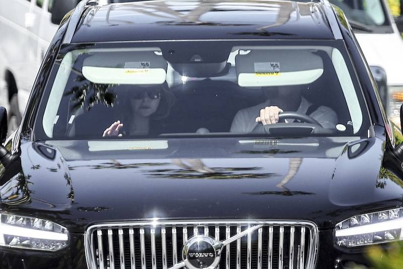 Coo?! Leonardo DiCaprio w hotelu ze starszą projektantką mody (ZDJĘCIA)