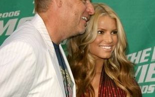 Papa Joe sprzedaje Jessicę Simpson