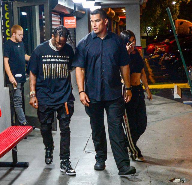 Nikt nie sądził, że Kylie Jenner mówiąc, że wzięła ślub MÓWI POWAŻNIE