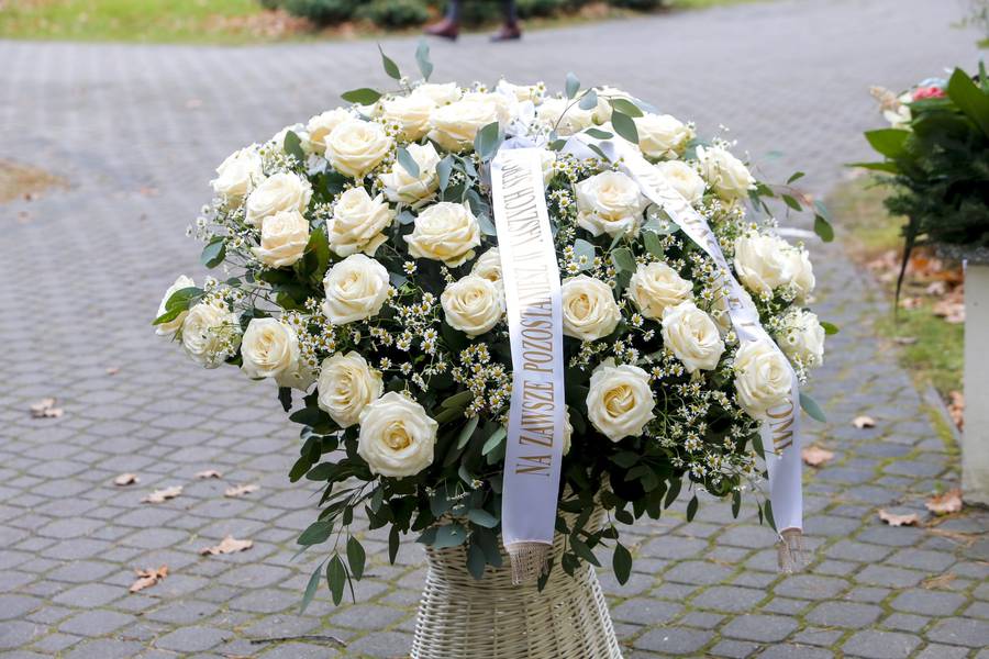 Dziś pogrzeb Izabeli Wójcik. W ostatniej drodze towarzyszyło jej wiele gwiazd (FOTO)