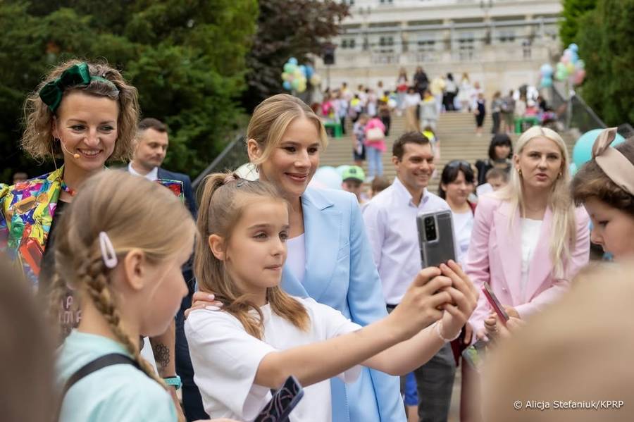Marta Nawrocka w Dzień Dziecka świętuje z maluchami, fot. Instagram