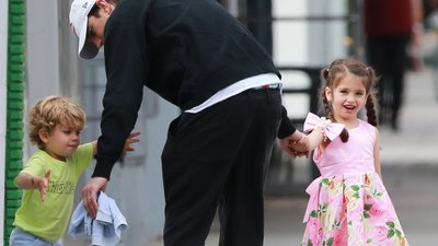 Ashton Kutcher w najtrudniejszej roli życia – aktor ogarnia dwójkę dzieci (ZDJĘCIA)