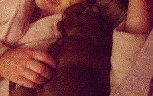 Marta Grycan hołubi swoje pieski (FOTO)