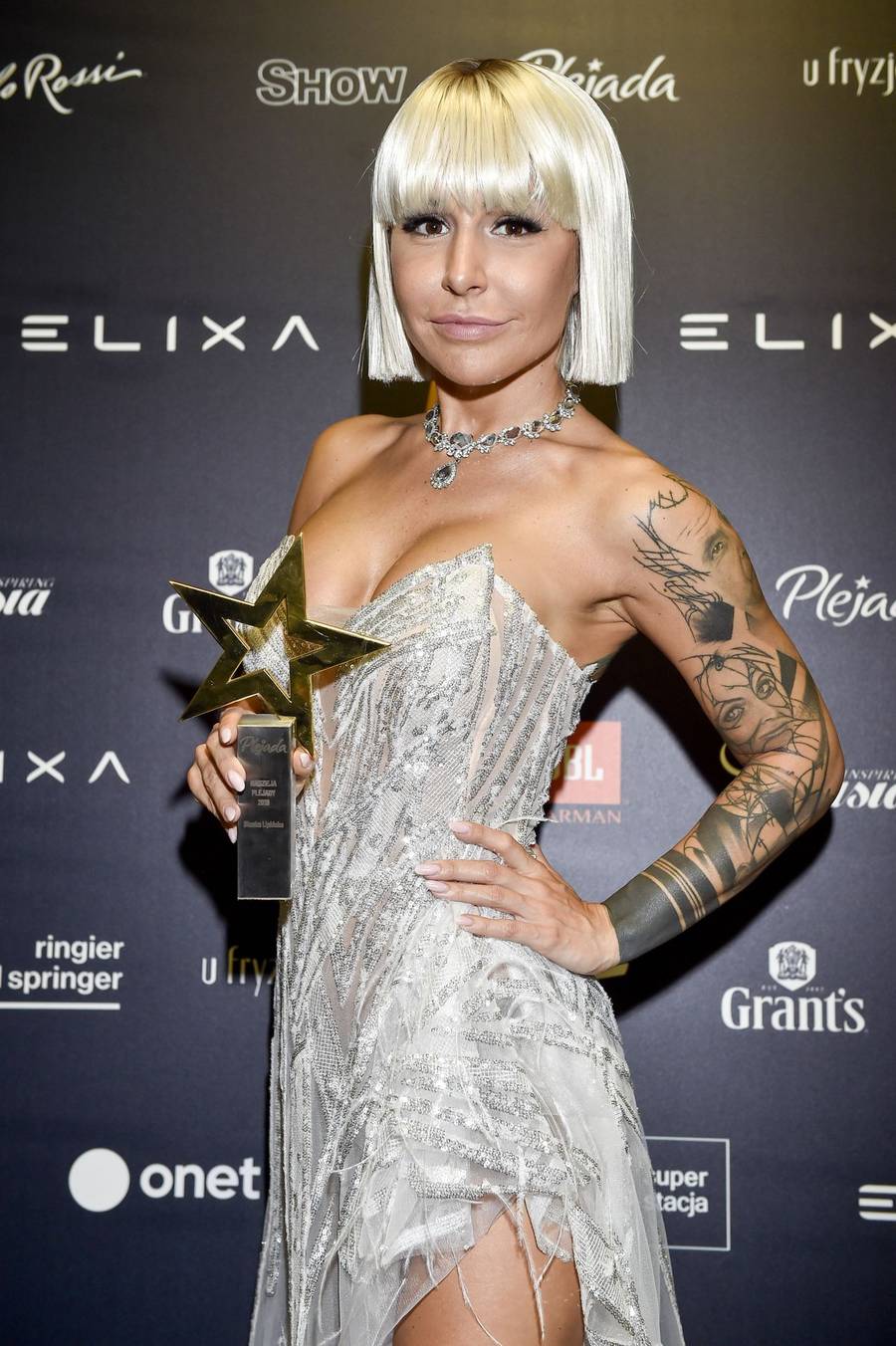 Blanka Lipińska zmienia FRYZURĘ na każdą imprezę