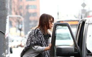 Edyta Górniak balansuje na wielkich szpilach (FOTO)