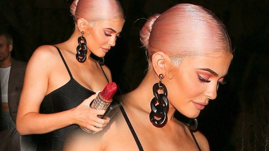 Kylie Jenner z szałową torebką w kształcie SZMINKI