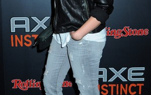 Kim Kardashian w dziurawych jeansach (FOTO)