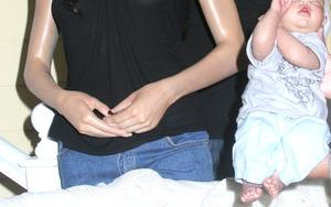 Angelina i Brad i ich nowa zabawka