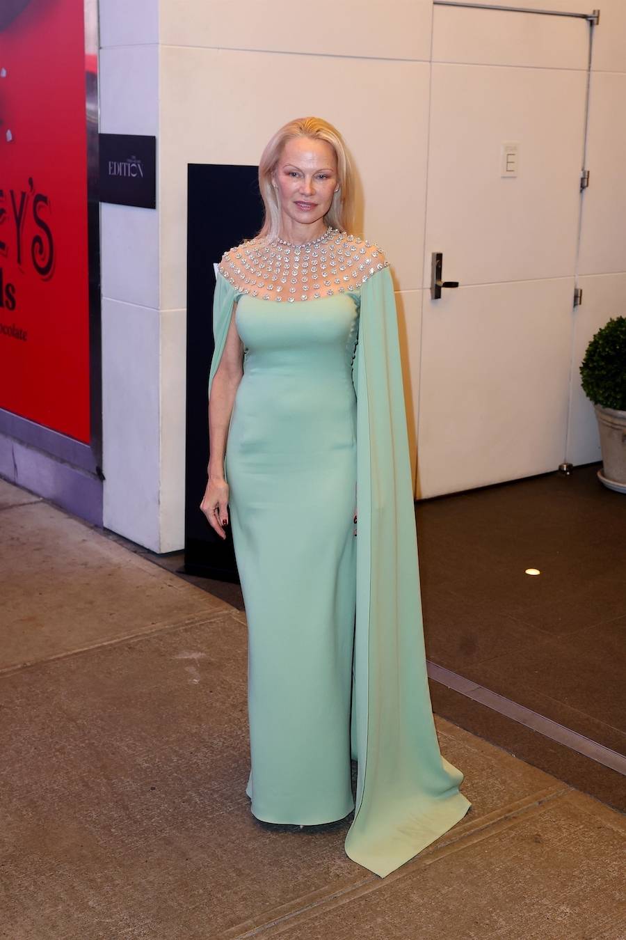 Gwiazdy w drodze na galę Glamour Women of the Year Awards 2024: Demi Lovato, Pamela Anderson, Brooke Shields…