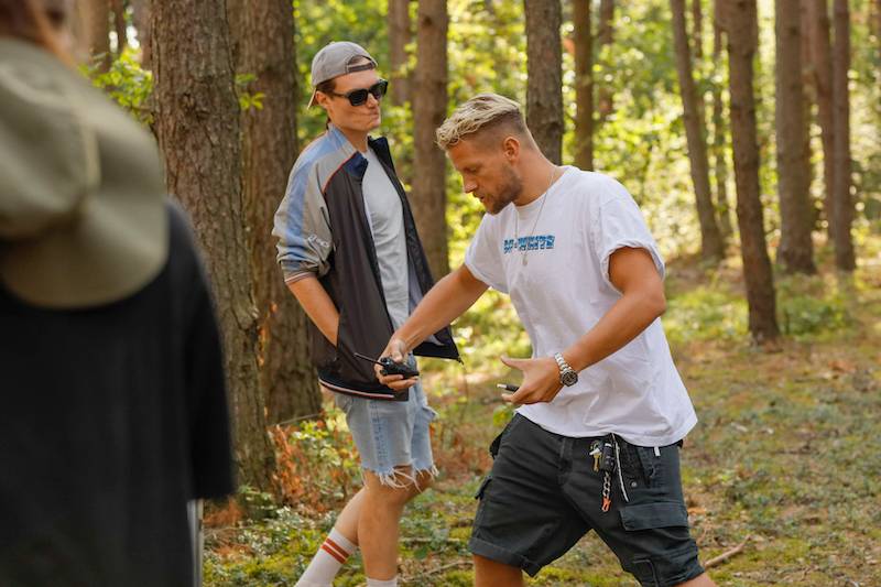 Sebastian Fabijański debiutuje w roli reżysera (ZDJĘCIA Z PLANU)