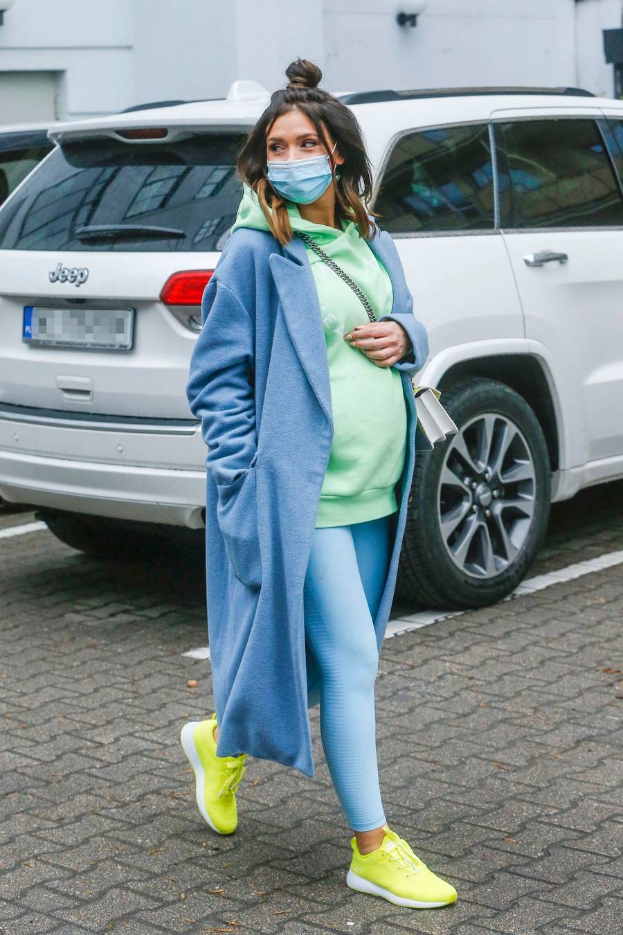 Gwiazdy DD TVN: Anna Wendzikowska w sandałkach, aktorka z ciążowym brzuszkiem! (ZDJĘCIA)