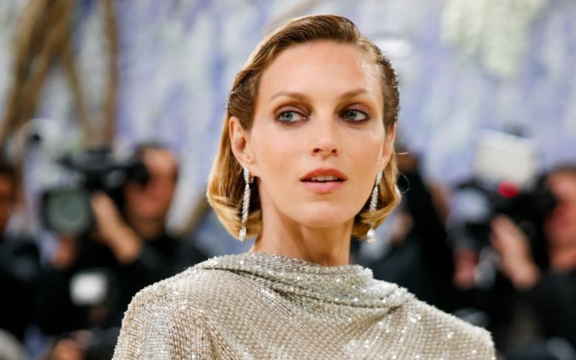 Anja Rubik na gali MET 2026 zachwyciła w kreacji Saint Laurent. Spektakularny tył odsłonił plecy