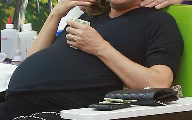 Przygnębiona Longoria bez makijażu. Kiepsko znosi ostatnie dni ciąży!